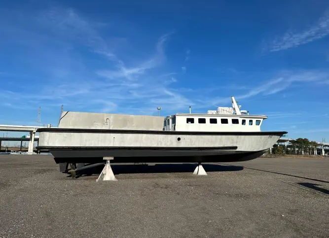Crew & Work Boat